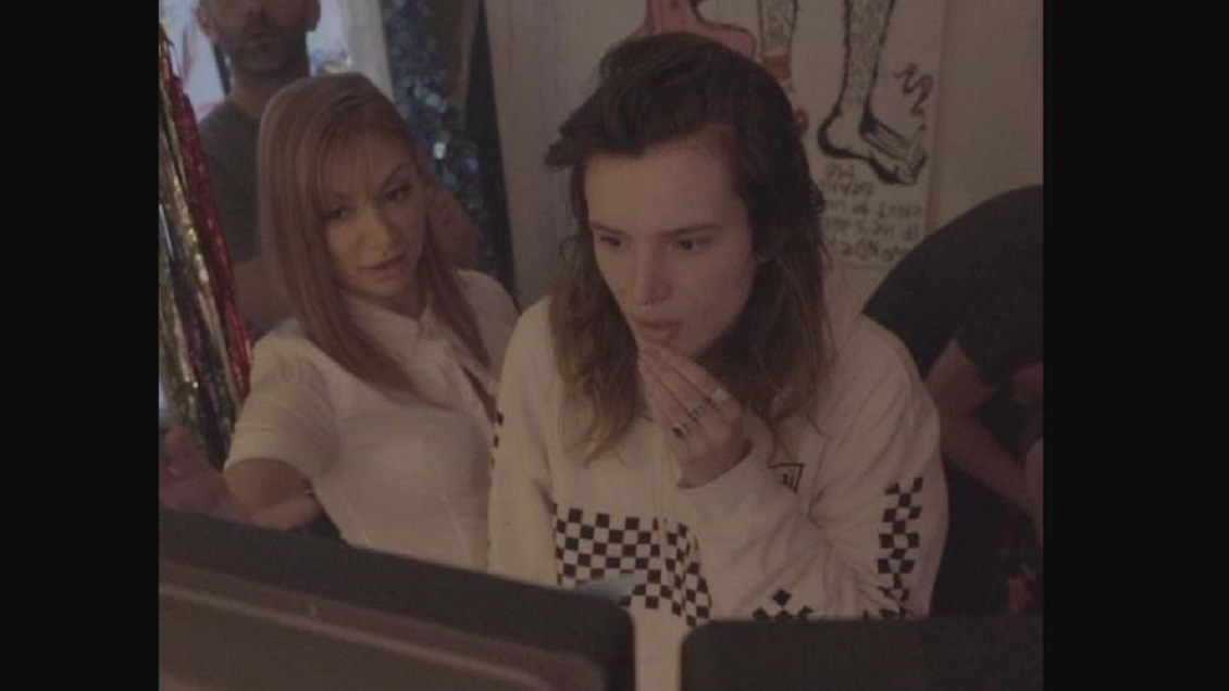 Bella Thorne fue premiada con su primera película porno