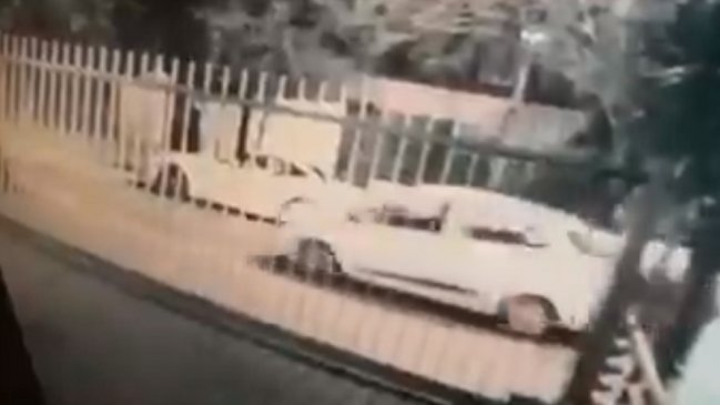 Conductor arremetió contra asaltantes y frustró portonazo en Ñuñoa