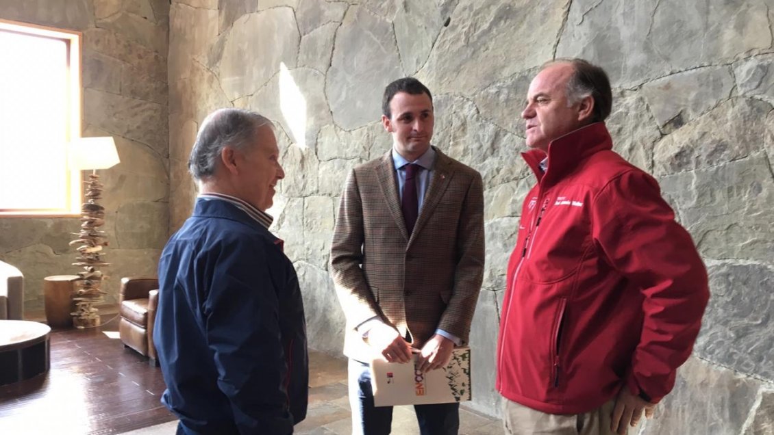 Ministro de Agricultura ignoró solicitudes de renuncia y respaldó a cuestionado seremi de Aysén