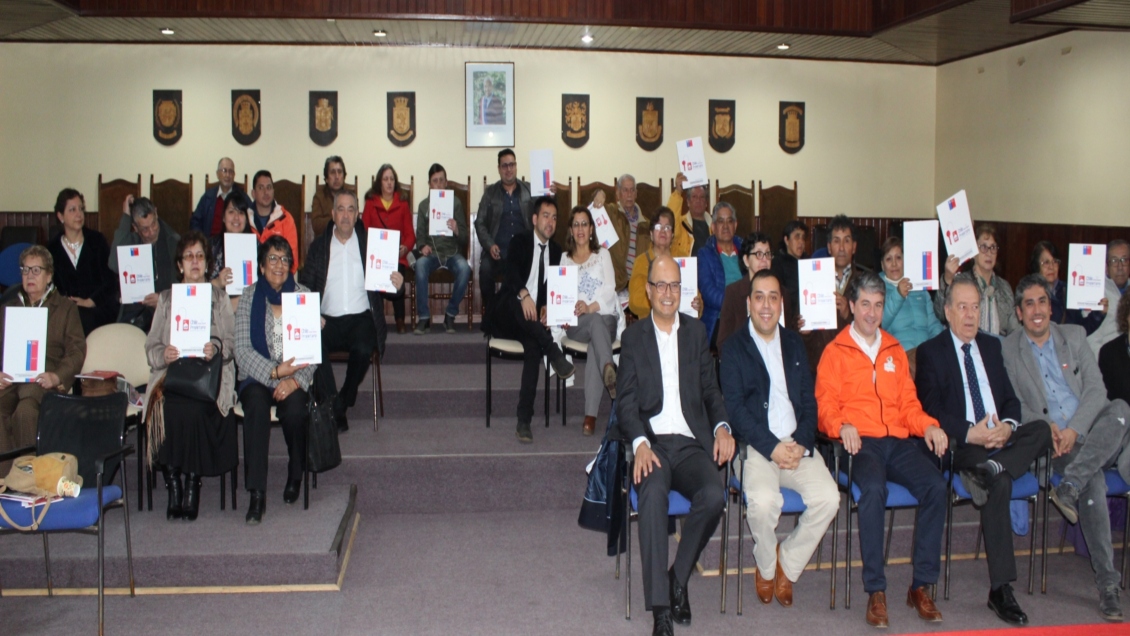 Adultos mayores de Valdivia se convirtieron en propietarios de sus viviendas