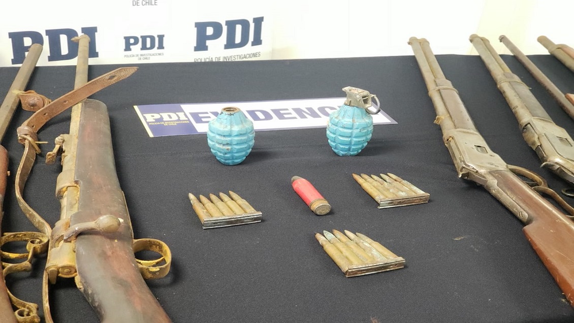 Tenía hasta granadas: Incautan armas y explosivos en casa de fallecido coleccionista