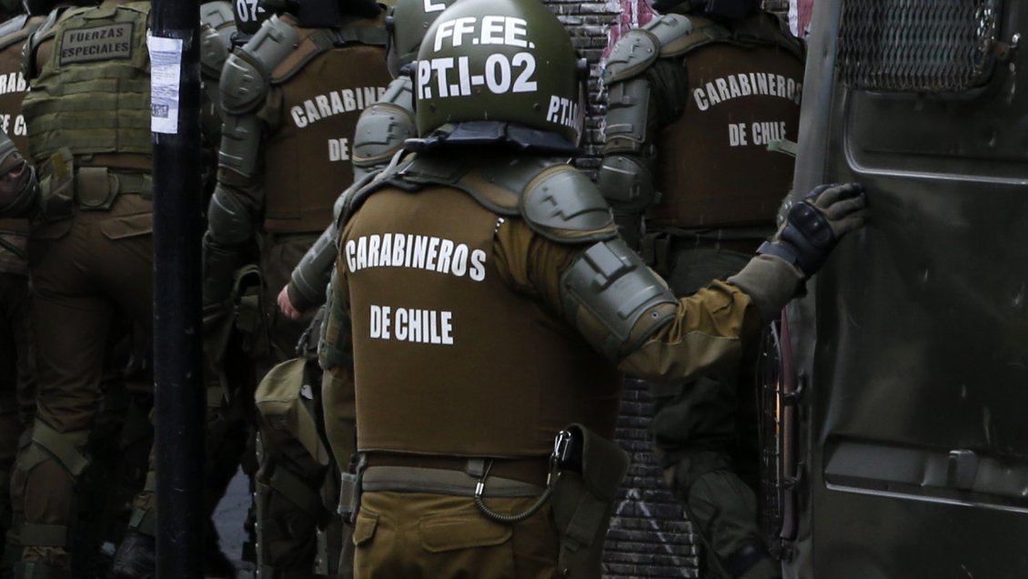 Valparaíso: Jóvenes instalan barricadas cerca de la Universidad de Playa Ancha