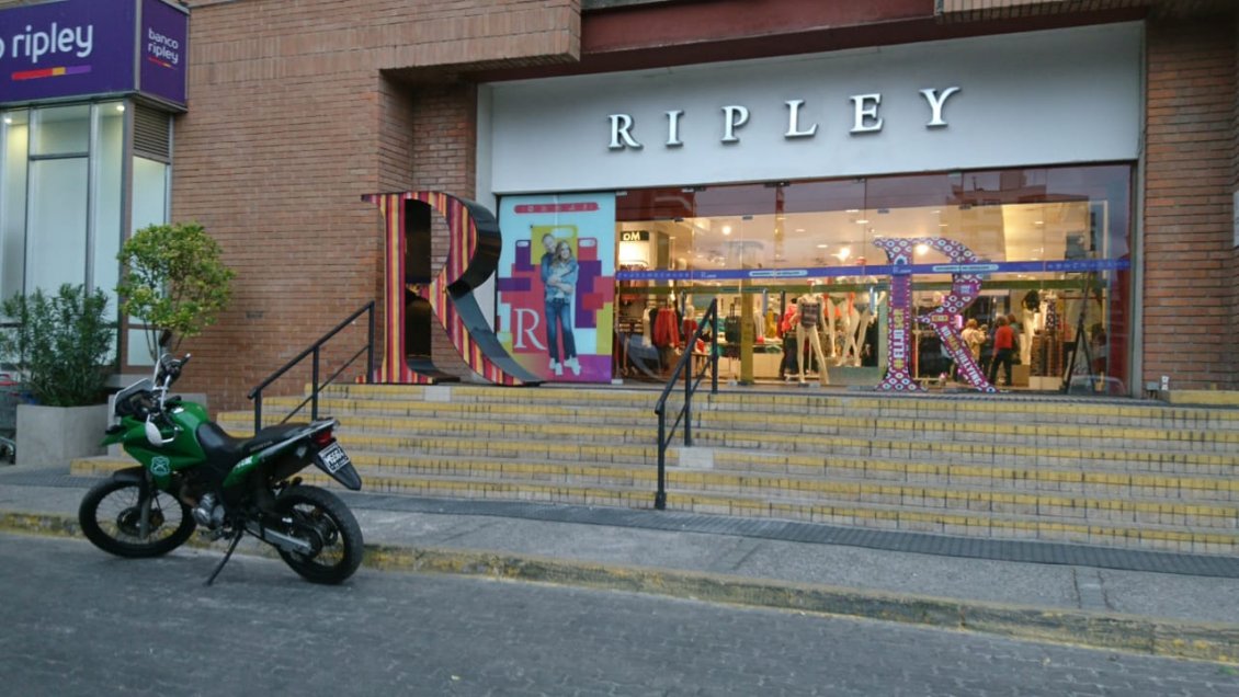 Delincuentes armados asaltaron el Mall Parque Arauco