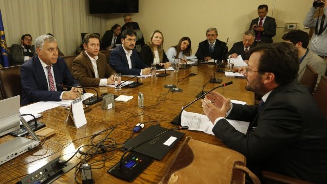 Comisión recomendó rechazar acusación constitucional contra Marcela Cubillos