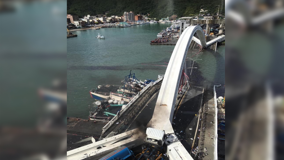 Al menos 20 heridos al colapsar un gigantesco puente en Taiwán