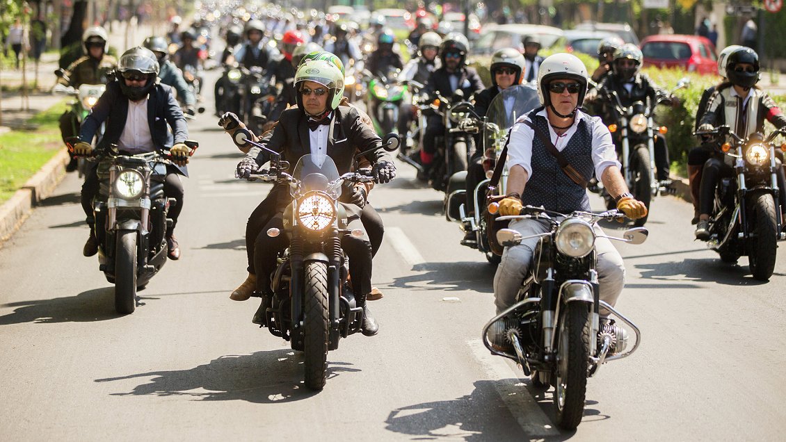 Motoqueros elegantes ayudan a combatir el cáncer de próstata en Chile y el mundo