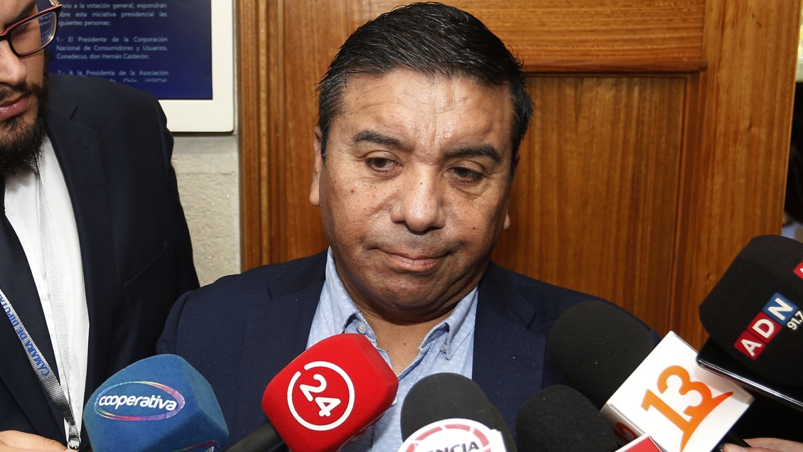 Diputado Velásquez acusa que denuncias en su contra buscan perjudicar carrera política de su hijo