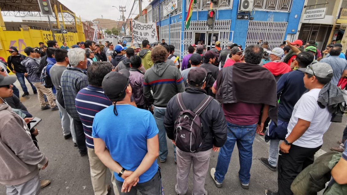 Protestas de trabajadores de Quiborax por negociaciones colectivas dejaron cuatro detenidos en Arica
