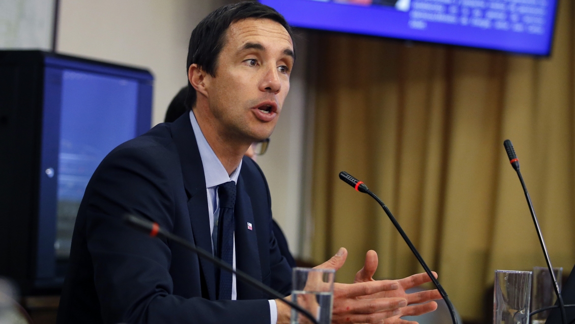 Ministro de Energía ve posible adelantar el fin de las termoeléctricas