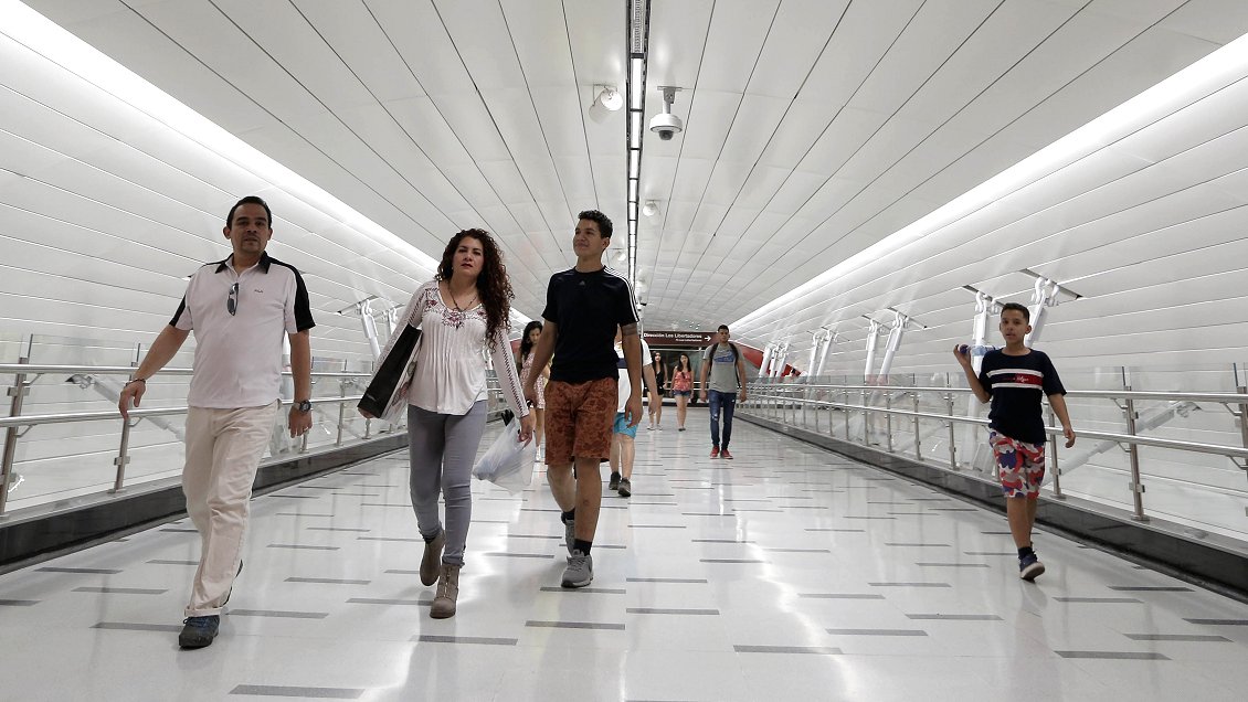 Subió la tarifa del Metro y la micro, y expertos advierten incierto escenario futuro