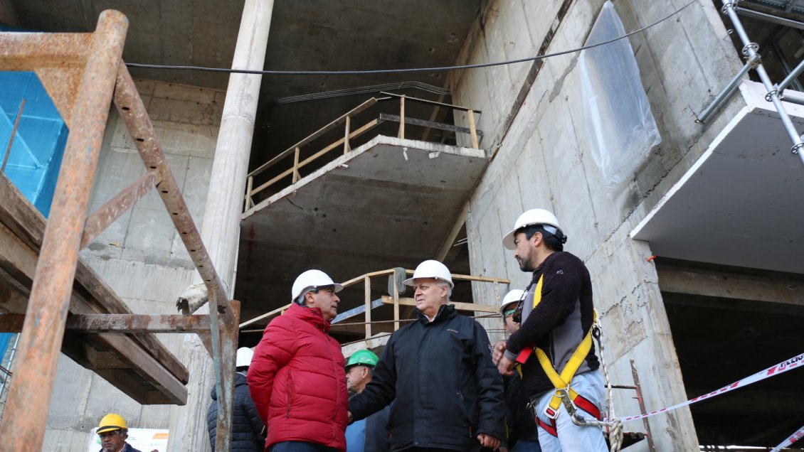 Construcción de la Municipalidad de Gorbea tiene 45 por ciento de avance