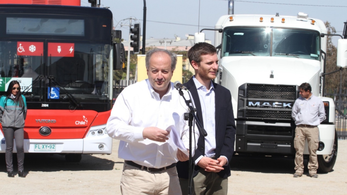 Gobierno lanzó más de 3.500 cursos gratuitos de choferes profesionales