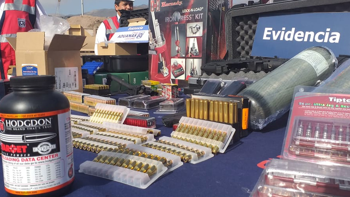 Aduanas descubrió miles de municiones y una máquina para hacer balas en Iquique