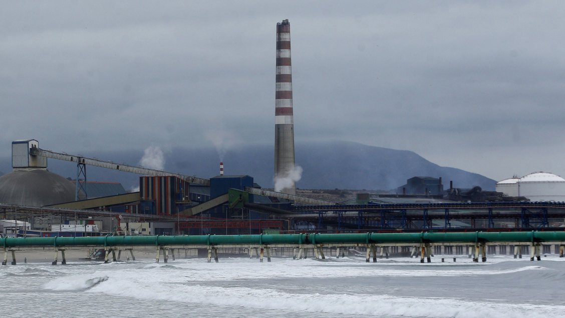 Gobierno evalúa cierre de fundición Ventanas de Codelco