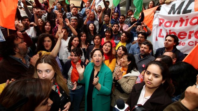 Frente Amplio insiste en nacionalizar agua, litio y cobre