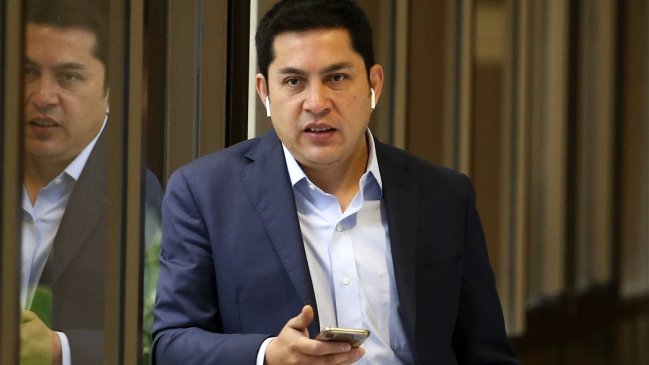 Diputado propuso cárcel para quienes orinen o defequen en la vía pública