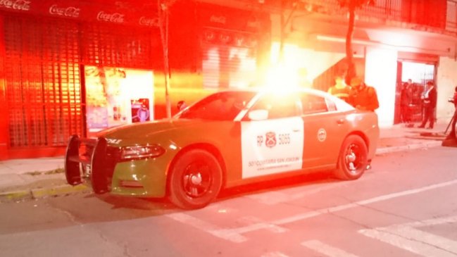 Delincuentes armados intimidaron a trabajadora en asalto a minimarket de San Joaquín