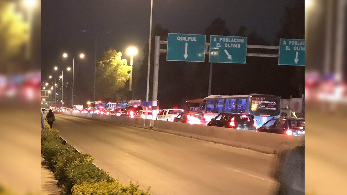 Barricadas provocan suspensión del tránsito en ruta entre Quilpué y Viña del Mar