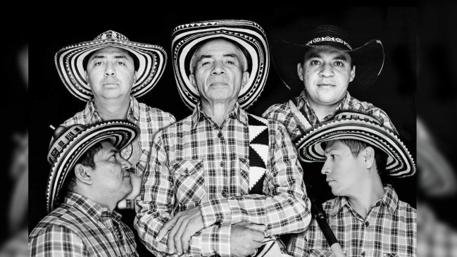 El folclore colombiano de Los Gaiteros de San Jacinto gira por Chile