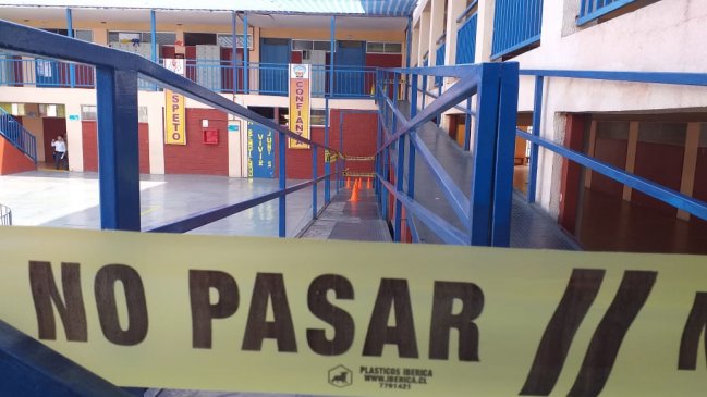 Iquique: Menor sufrió mutilación de un dedo mientras jugaba en el patio del colegio
