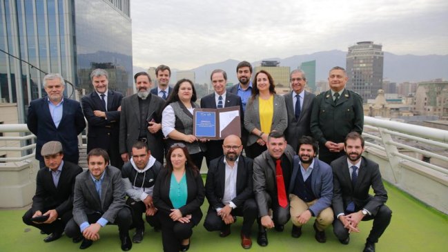 Gobierno presenta reforma para que personas con antecedentes puedan trabajar en el Estado