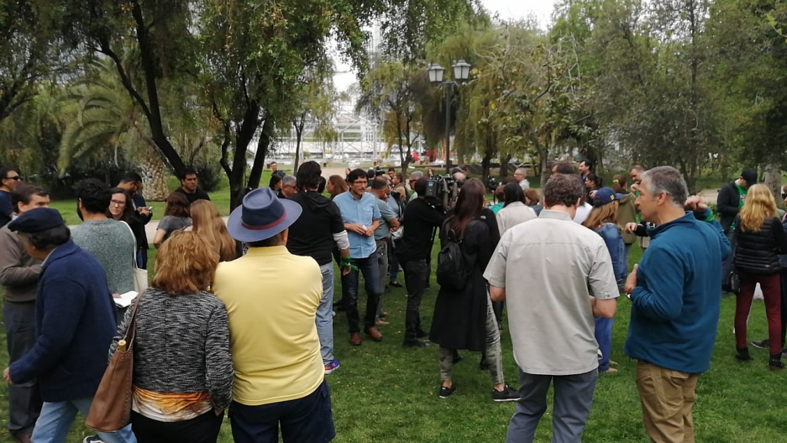 Una treintena de vecinos protestó por llegada del Metro a Las Condes