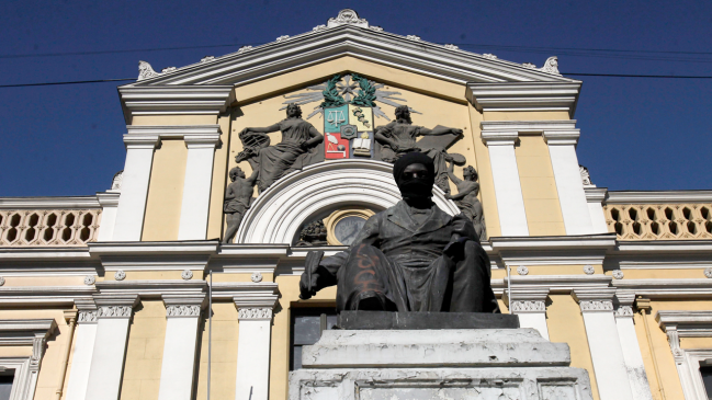 Vallejo, Boric y ex presidentes de la FECh condenaron agresiones a alumna, aunque son 