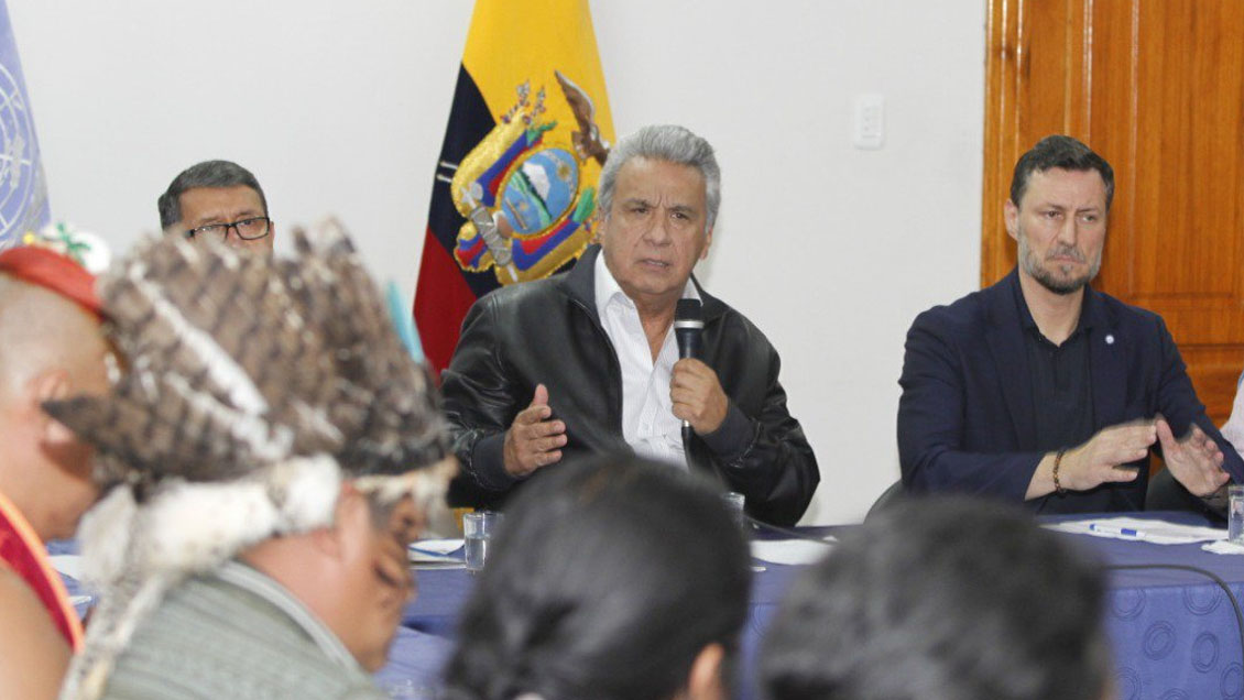 Con Ecuador bajo toque de queda, Gobierno dialoga con movimiento indígena