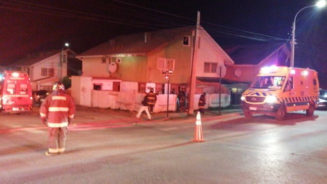 Un lesionado con graves quemaduras dejó explosión a gas en Punta Arenas