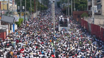  Multitudinaria manifestación en Haití exigió renuncia del presidente  