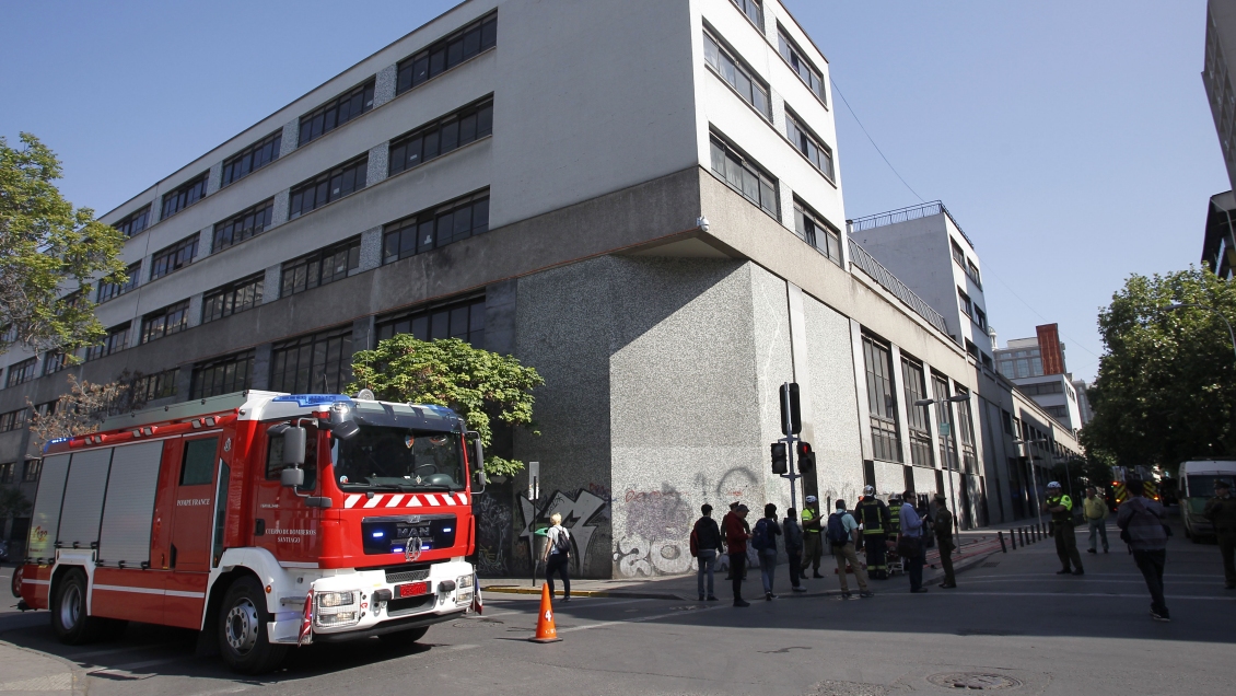 Chadwick pidió fiscal con dedicación exclusiva por incendio en el Instituto Nacional