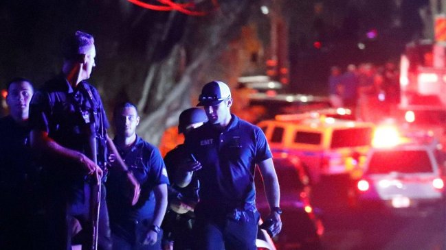 California: Sujeto llegó a la comisaría con un cadáver y confesó asesinato cuádruple