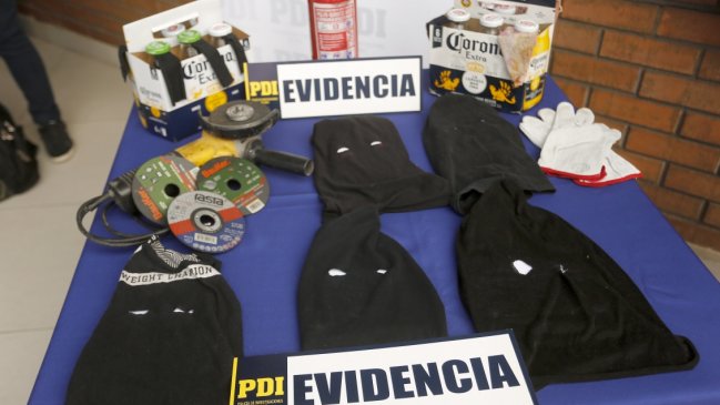 Tres alumnos del Liceo de Aplicación quedaron detenidos por porte de artefactos incendiarios