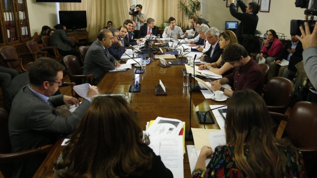 Inédito: Comisión de Trabajo de la Cámara desalojó a la prensa a solicitud del diputado Melero