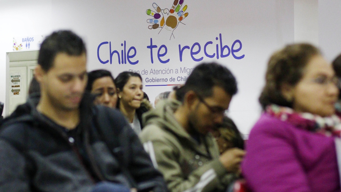 Colegio Médico derribó mitos que ligan la inmigración con enfermedades infecciosas