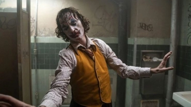 Crean impresionante mural del Joker en Santiago