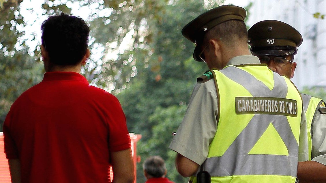 Oposición amenaza llevar al TC el control preventivo de identidad desde los 16 años