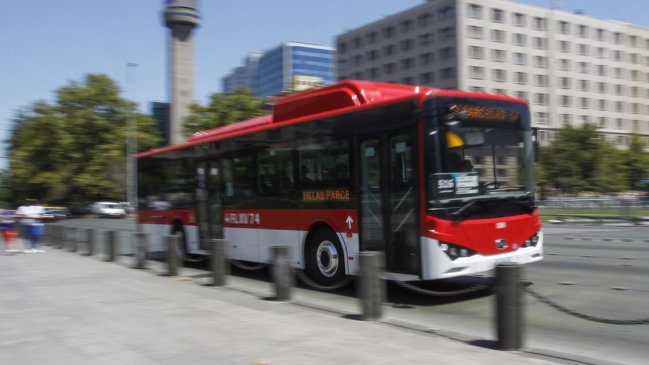 Ex ministra de Transportes: Alza de pasajes es consecuencia directa de las decisiones del Gobierno