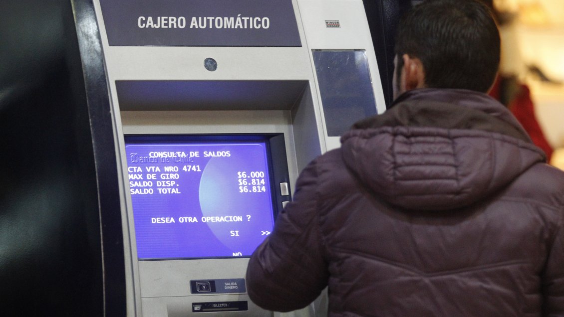 Número de cajeros automáticos en Chile es el más bajo en 12 años