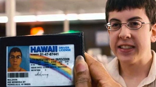 Joven fue arrestado por intentar comprar alcohol con identificación de McLovin