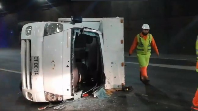 Accidente dejó una mujer atrapada en un camión en Estación Central