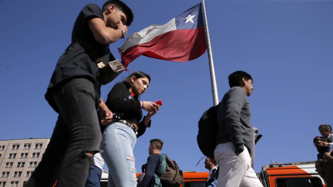 Autoridades evalúan suspensión de clases en la Región Metropolitana