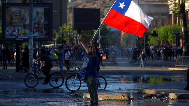 Santiago bajo estado de emergencia tras manifestaciones