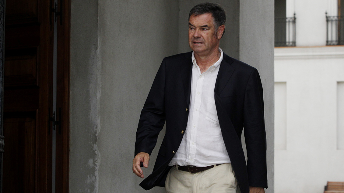 Senador Ossandón: Le avisé a La Moneda que iban a quemar las estaciones del Metro