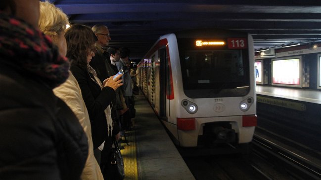 Este martes comienza a regir la rebaja de la tarifa del Metro