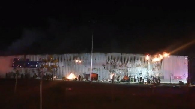 Incendio afectó por segunda vez a supermercado de San Bernardo