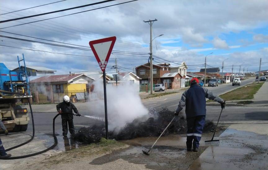 Municipio de Punta Arenas avalúa daños en la vía pública en más de 20 millones de pesos