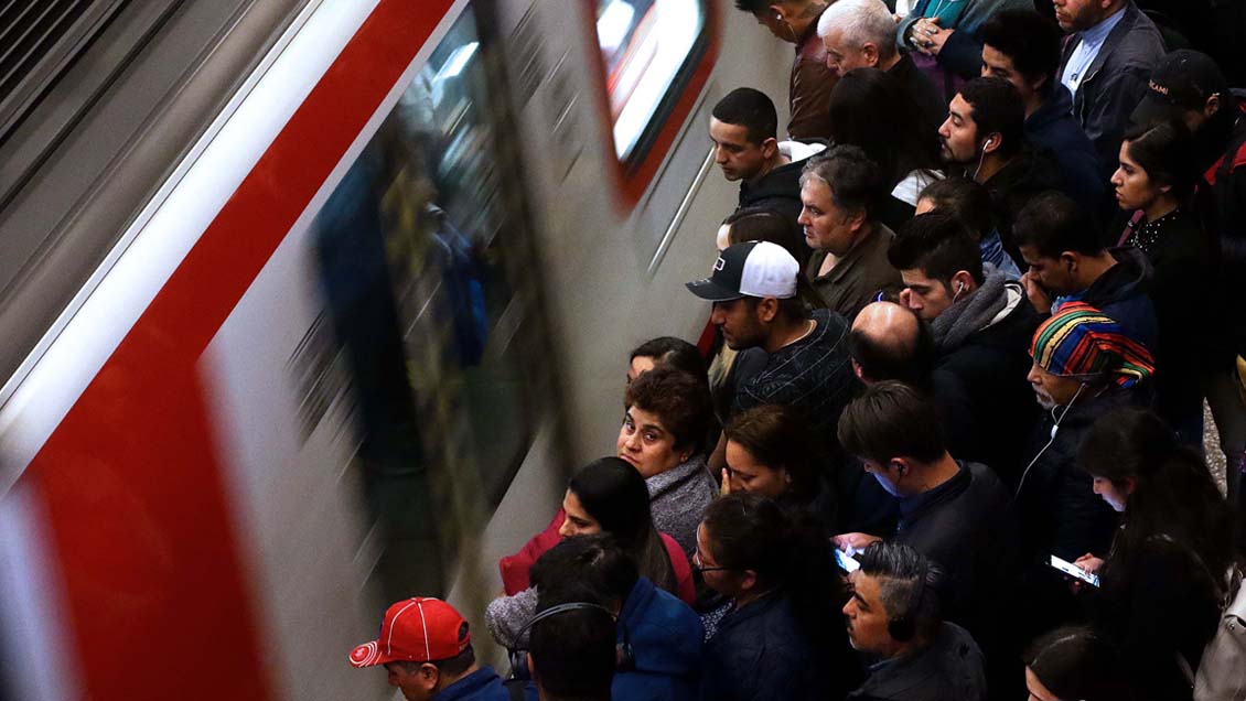 Cinco líneas de Metro funcionan parcialmente este viernes: se suman las 2 y 5