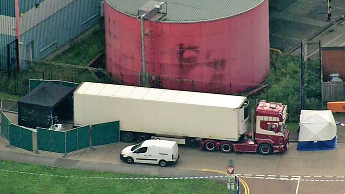 Reino Unido: Detienen a dos personas por hallazgo de 39 cadáveres en un camión