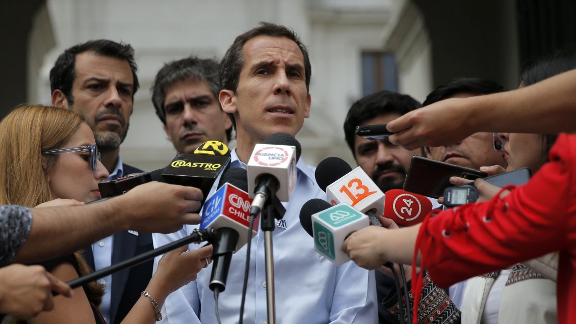 Alcaldes oficialistas plantearon necesidad de un 